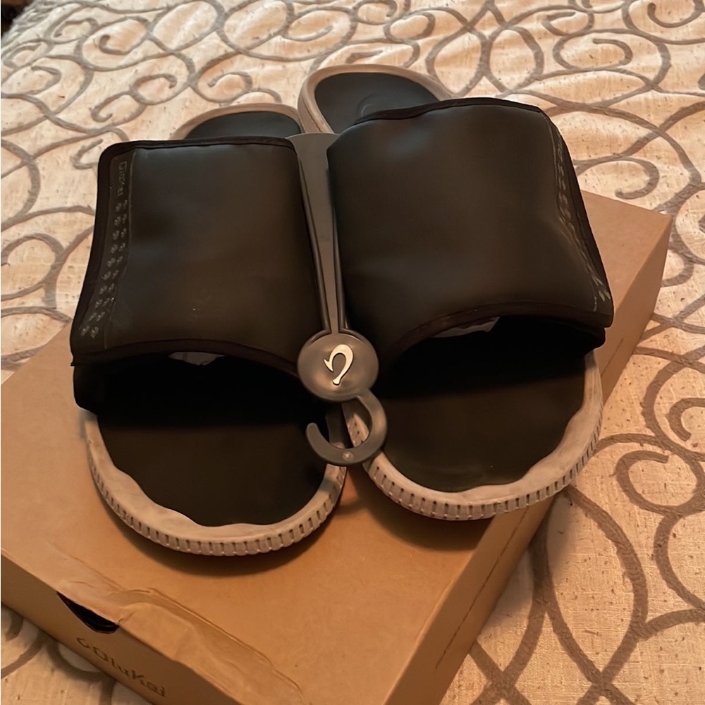 olukai sandals